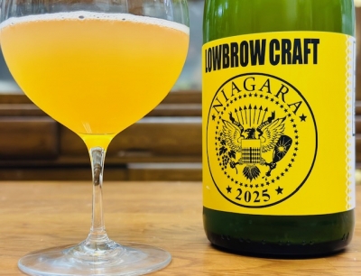 LOWBROW CRAFTの赤城さんから【NIAGARA 2025 白・微発泡】をお預かり