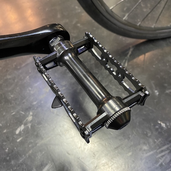 MKS * MASH stream wide pedal * all black入荷してます！ | シオカゼ