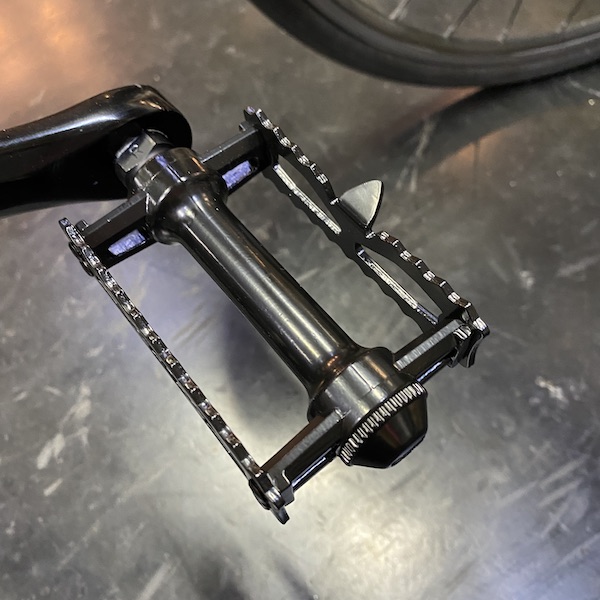 MKS * MASH stream wide pedal * all black入荷してます！ | シオカゼ