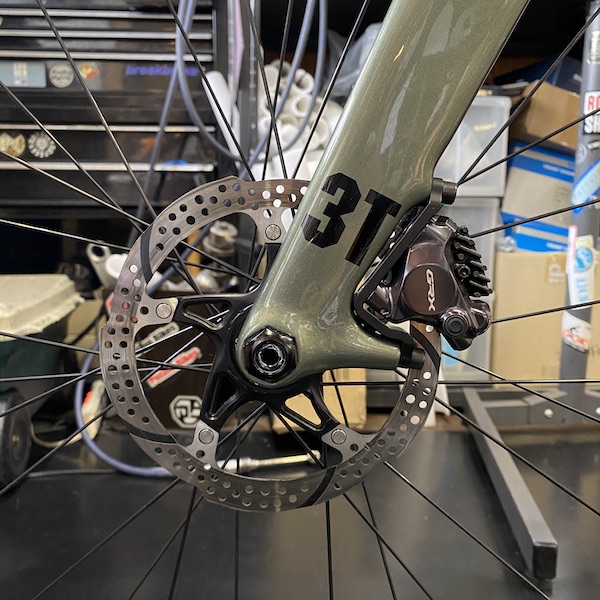 新品 取りに来ていただける方限定】マウンテンバイク シルバー MAGURA 自転車本体