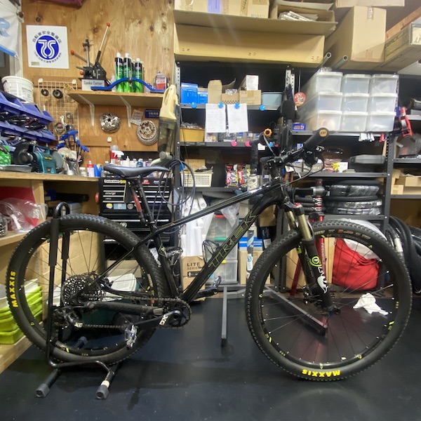 最高の 鍵・ドリンクホルダー付】GIANT LITE（シオカゼストア 2O JR XTC 自転車本体