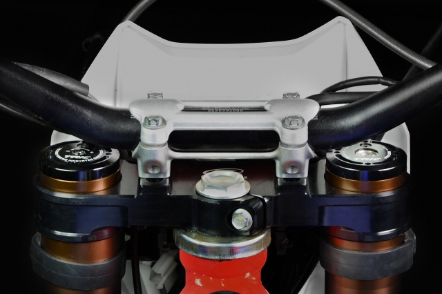 BETA X-Trainer 前後サスペンション モデファイ | TECHNIXのここがツボ！