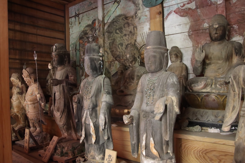 山中に潜む仏の群れ 山添村薬音寺 | オオヌマズの玉手箱