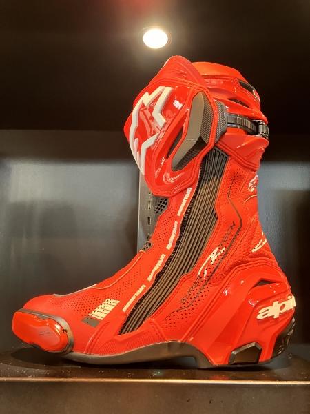 SUPERTECH R2入荷しました：KUSHITANI清水店 | KUSHITANI PERFORMANCE