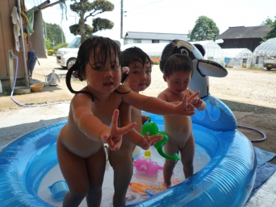 幼稚園　保育園　プール　全裸 プール☆＆2歳6ヶ月 - 20110826_2249498.jpg
