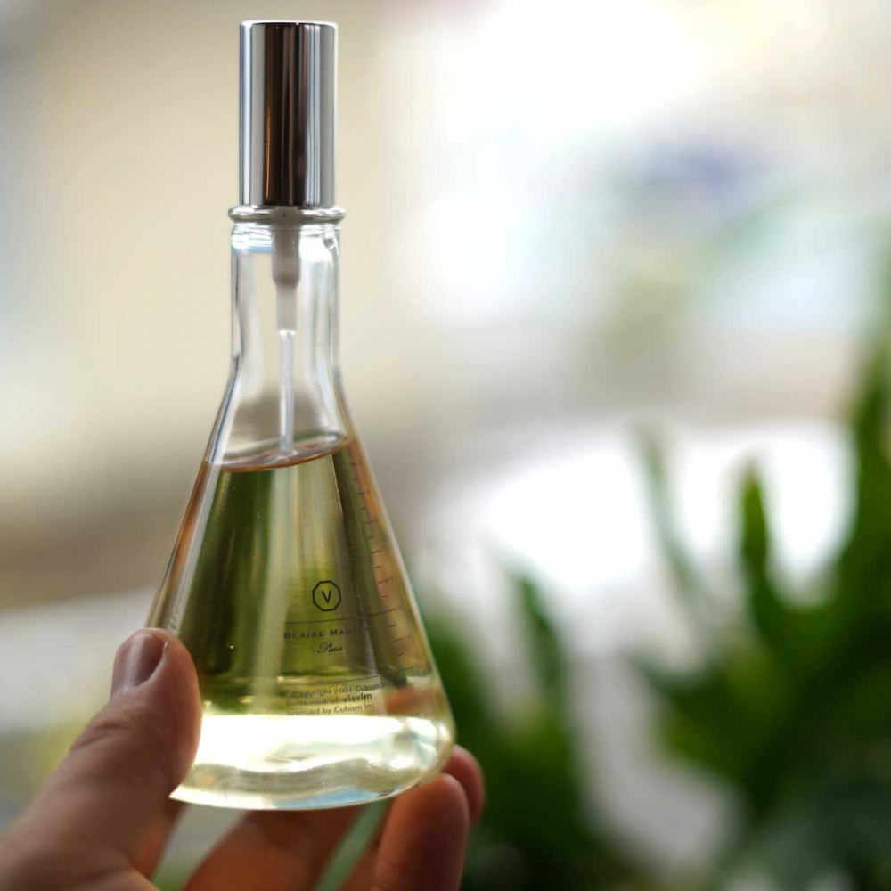 新年度に向けて、香りも新たに。visvim / ROOMSPRAY | 1989 Men's Blog