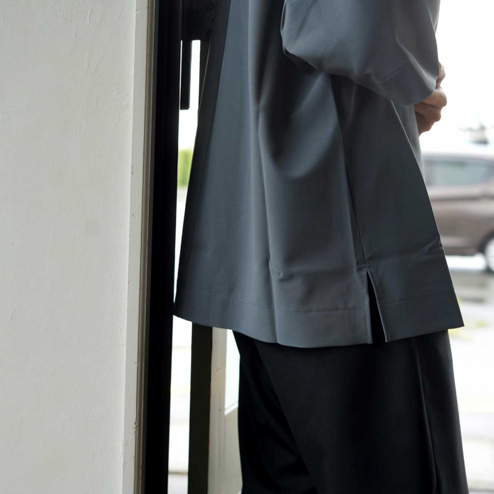 トロトロ素材が魅せる清涼感。 / N.HOOLYWOOD | 1989 Men's Blog