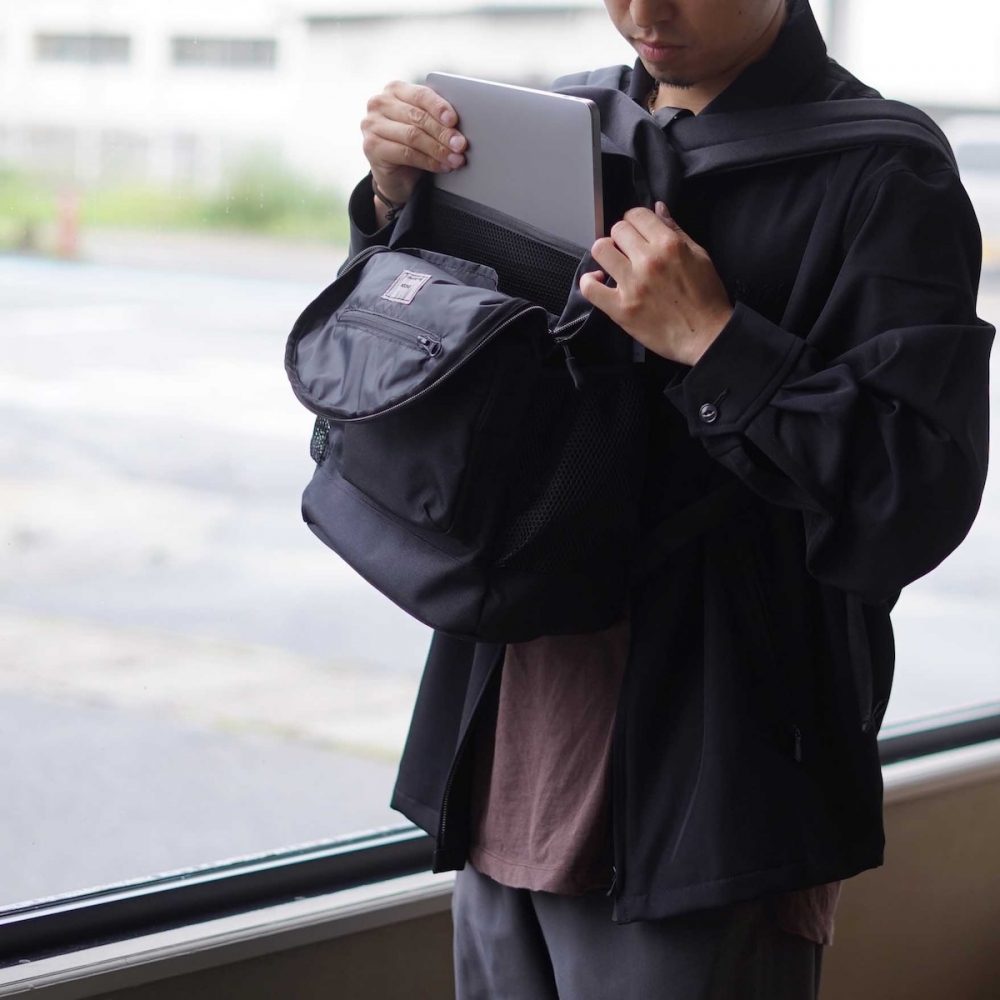 このサイズ感が丁度良い・・。EVCON の DAYPACK | 1989 Men's Blog