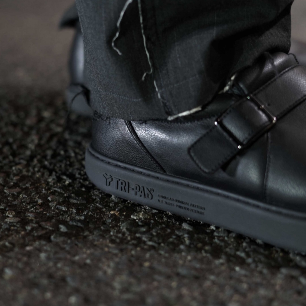foot the coacher の新作 ”ONE STRAP TRI-PAD” | 1989 Men's Blog