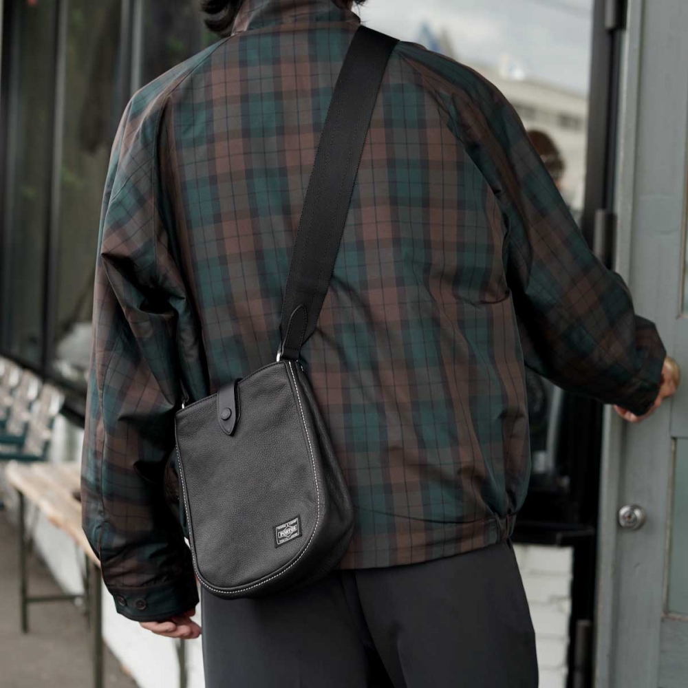 レザー本来の質感を楽しむ。 / PORTER CISCO | 1989 Men's Blog