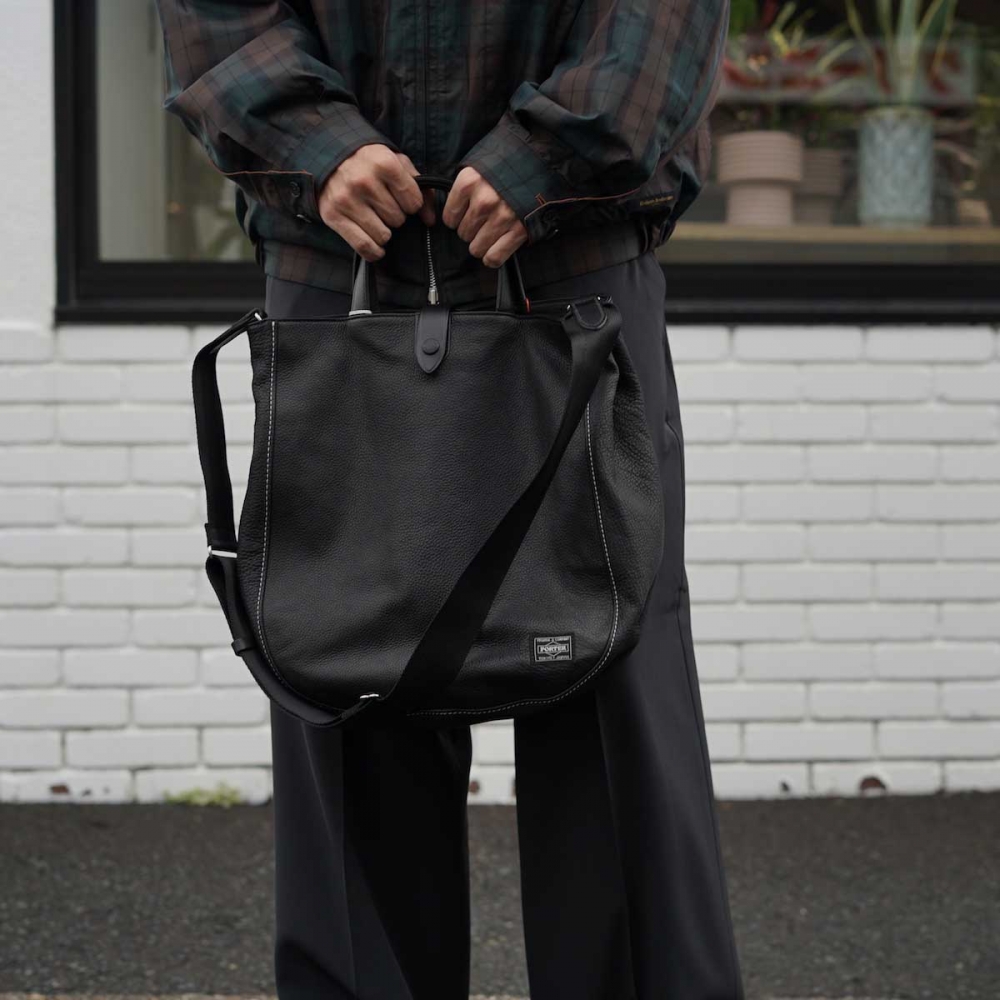 レザー本来の質感を楽しむ。 / PORTER CISCO | 1989 Men's Blog