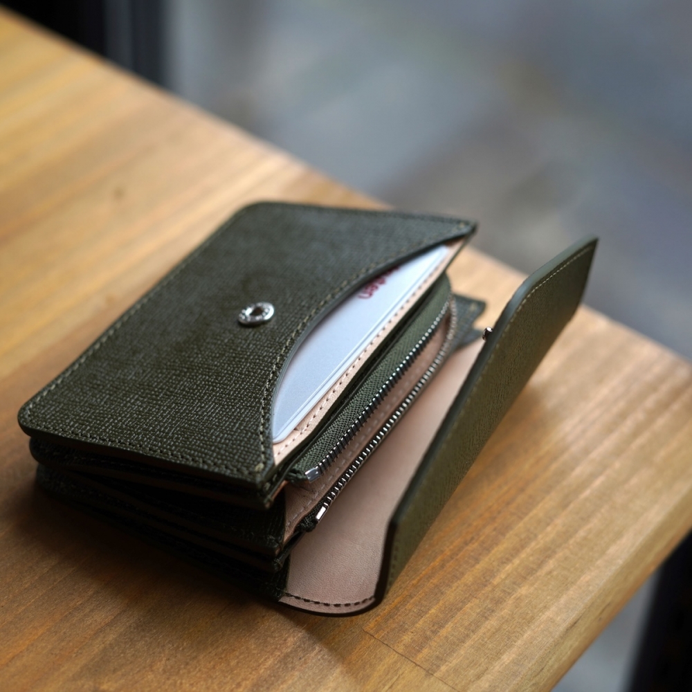 大人な佇まいの新作ウォレット / Hender Scheme | 1989 Men's Blog 大人な佇まいの新作ウォレット / Hender Scheme | 1989 Men's Blog