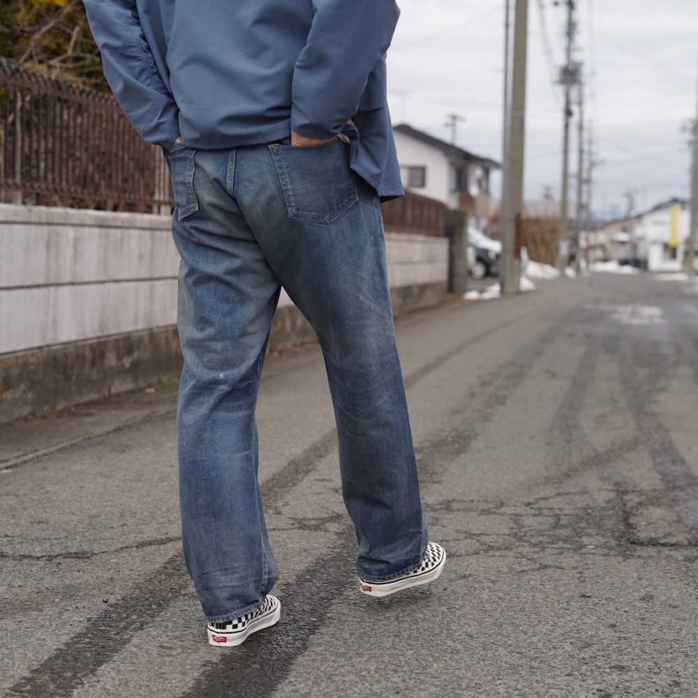 ユニフォームエクスペリメント　REGULAR FIT JEANS ハードな加工が奏でる無骨な1本。 / uniform experiment | 1989 Men's Blog