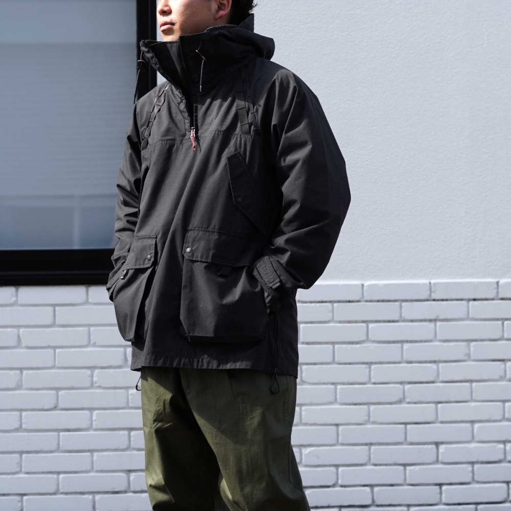 アウトドアから街なかまで。NANGA のアノラックパーカー | 1989 Men's Blog