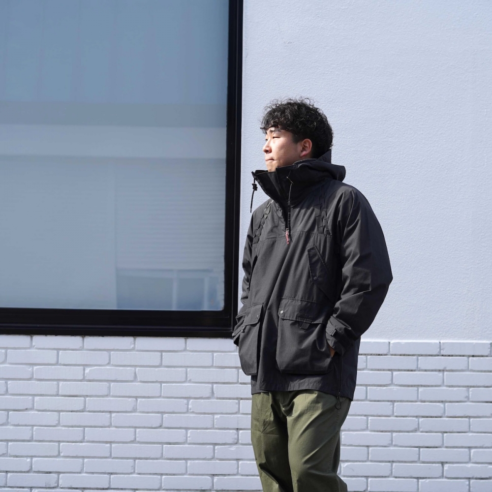 アウトドアから街なかまで。NANGA のアノラックパーカー | 1989 Men's Blog