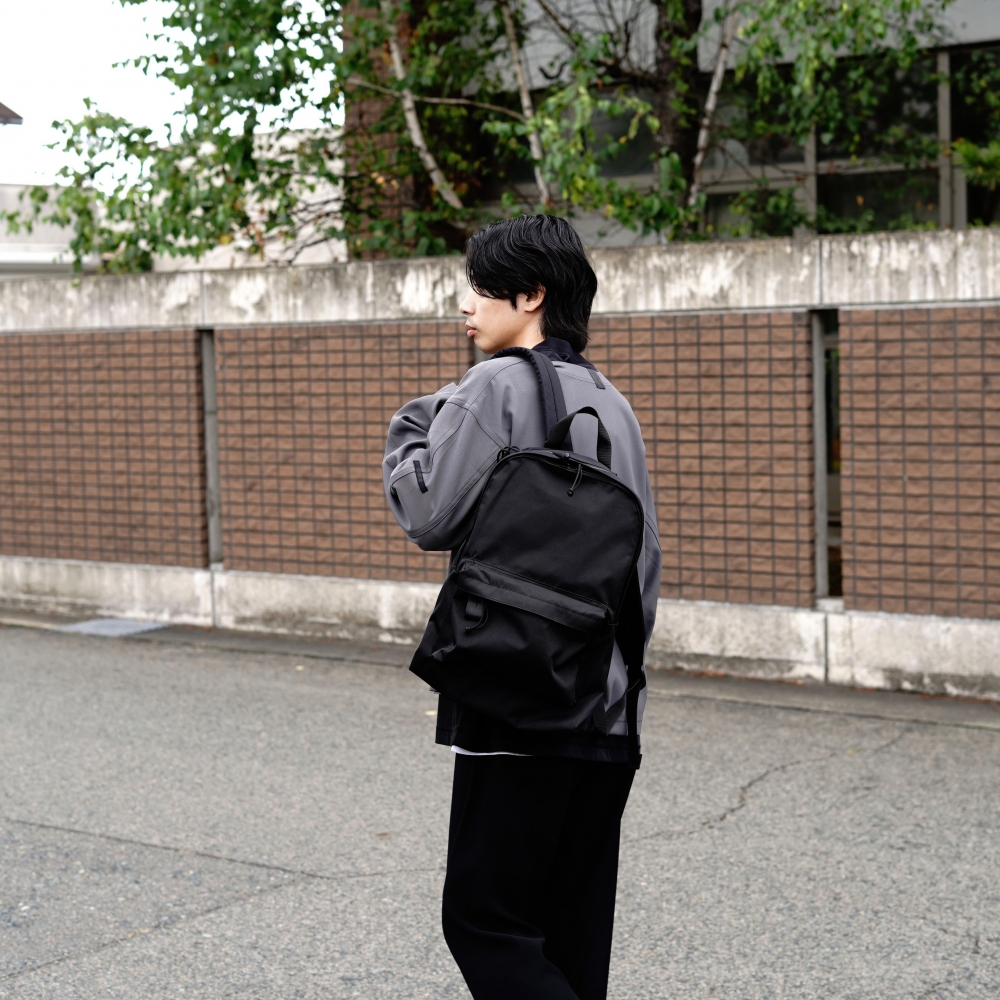 仕事に、プライベートに、N.HOOLYWOOD のバックパック。 | 1989 Men's Blog
