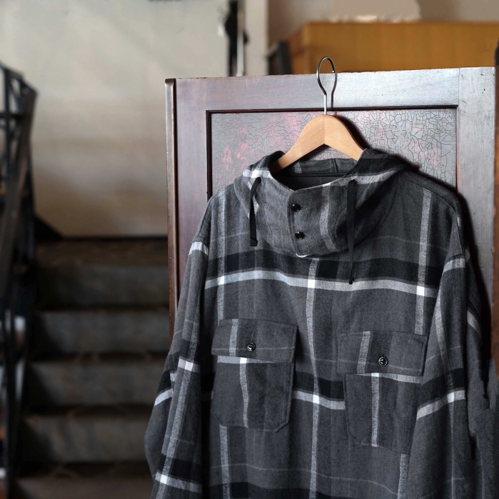 新品同様engineered garments カグールシャツ　パーカー　シャツ 柄と素材で魅せる、Engineered Garments のカグールシャツ