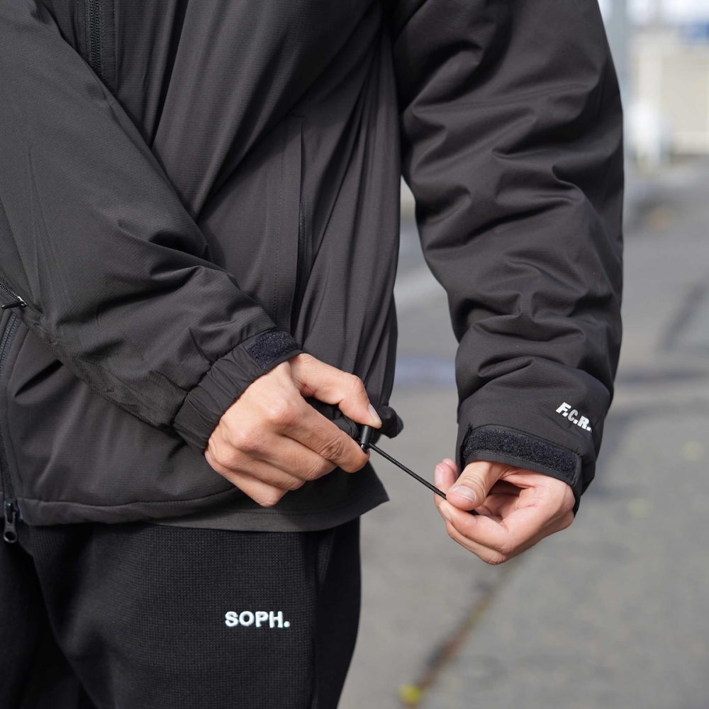 F.C.Real Bristol 冬のアクティブシーンに VENTILATION PUFFER JACKET