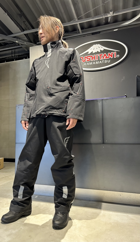 レインスーツ出ました！！：KUSHITANI 福岡店 | KUSHITANI PROSHOP 福岡店