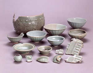 F1 南宋陶磁　南宋の青磁　宙をうつすうつわ　根津美術館2010 青磁本　図録 南宋の青磁」 | 青い日記帳