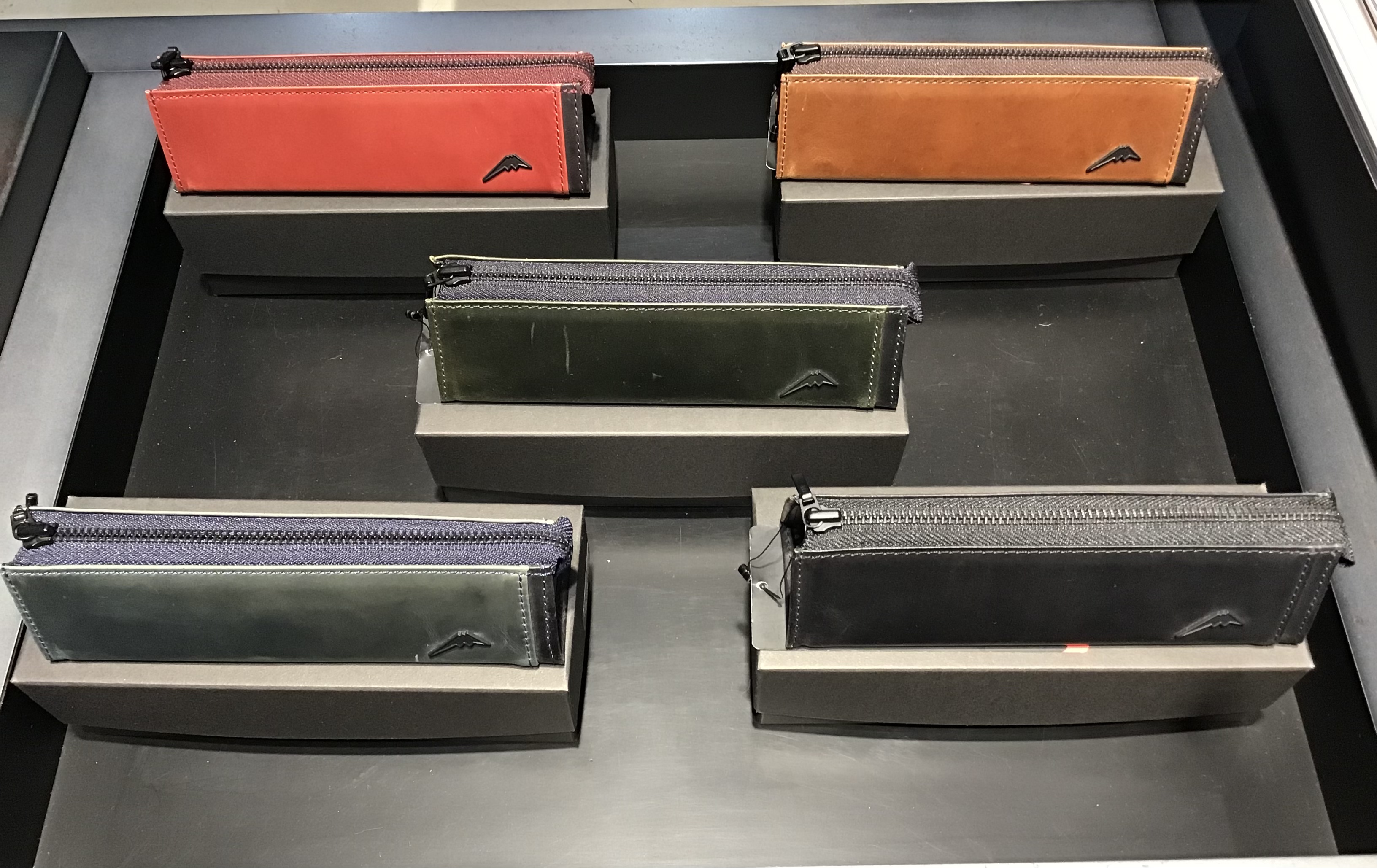 小物 Takashi KUSHITANI 】から新たな「革小物コレクション」！限定4店舗で