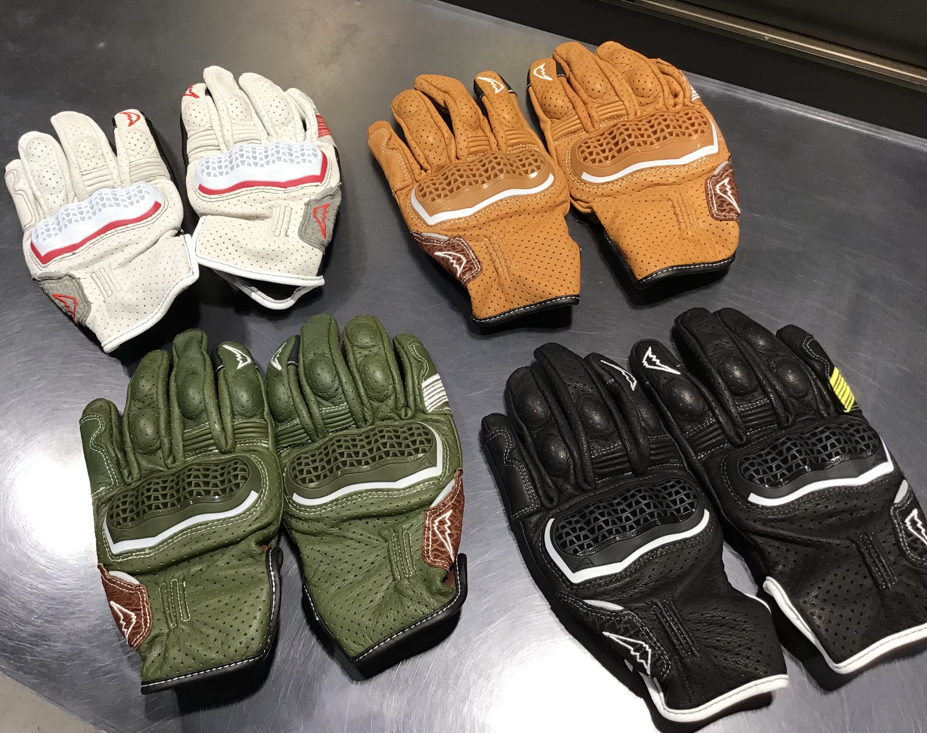 インベンティブレザーメッシュグローブ - バイク用品｜クシタニ