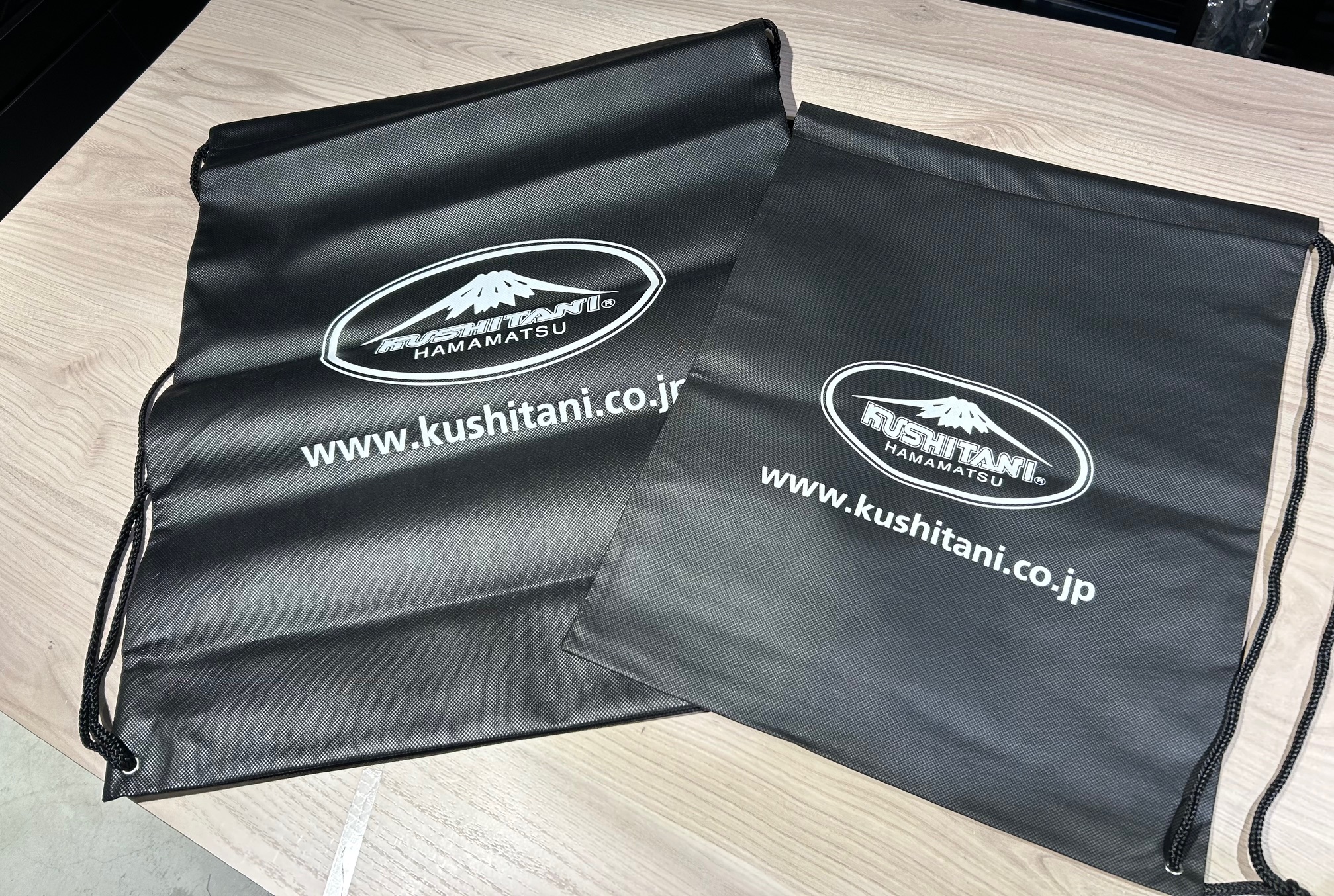 ラ*ー様 KUSHITANI ライダーズバックパック ブラック ラ*ー様 KUSHITANI ライダーズバックパック ブラック 楽天市場