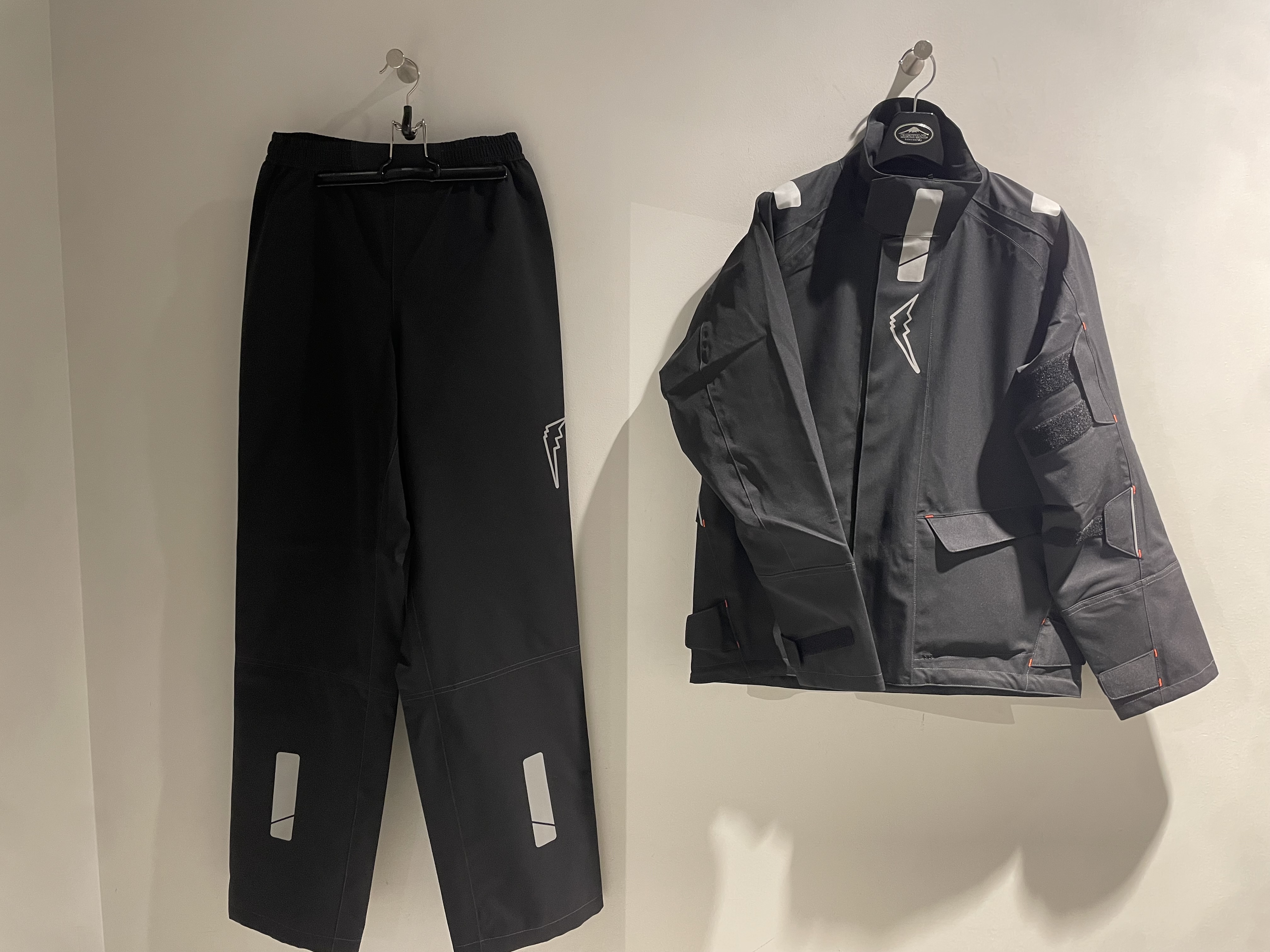 入荷速報】K-3033 アドバンスレインスーツ：KUSHITANI 横浜店
