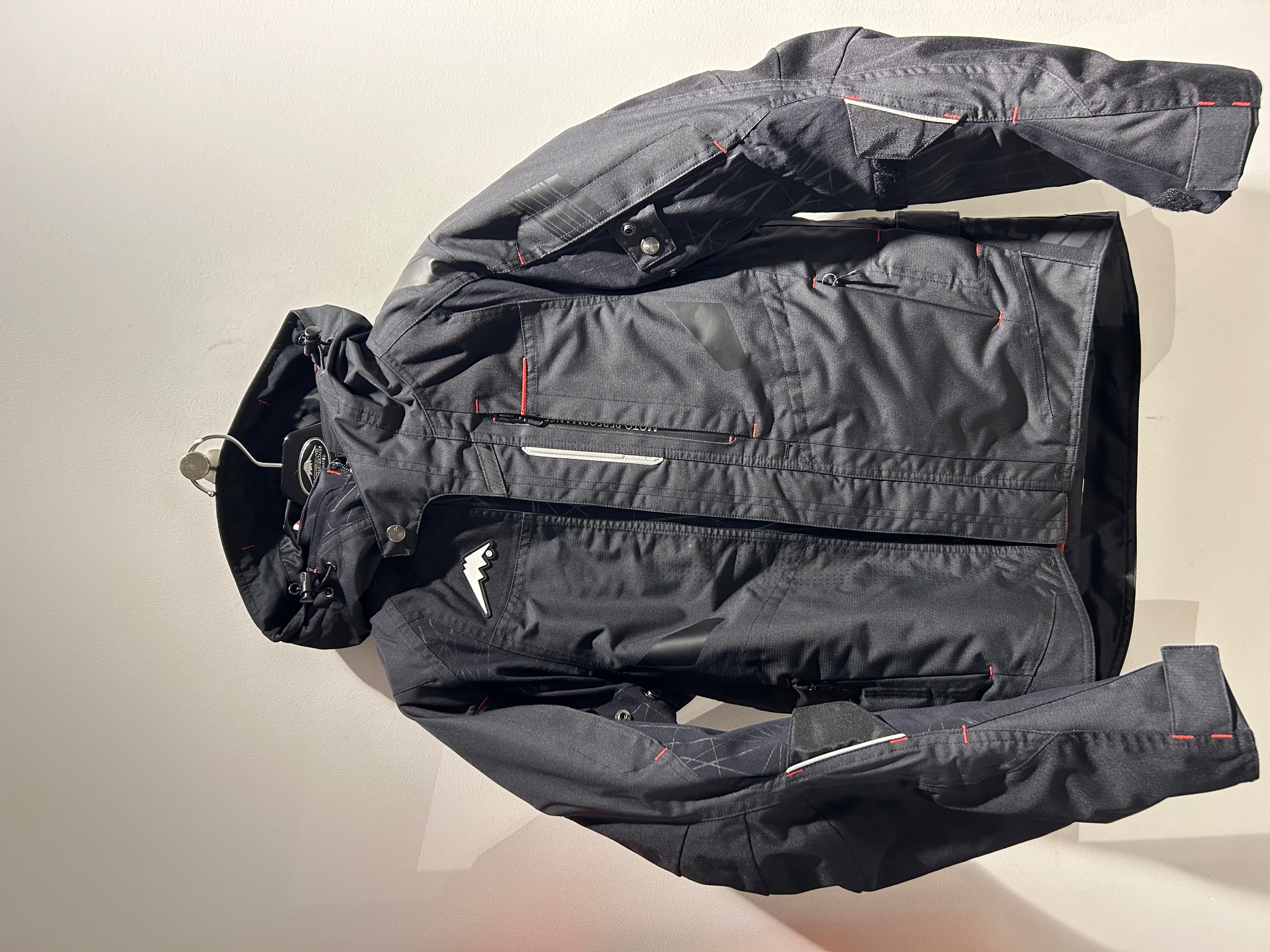 アロフトフードジャケット、ウィンターキマイラジャケットが入荷して