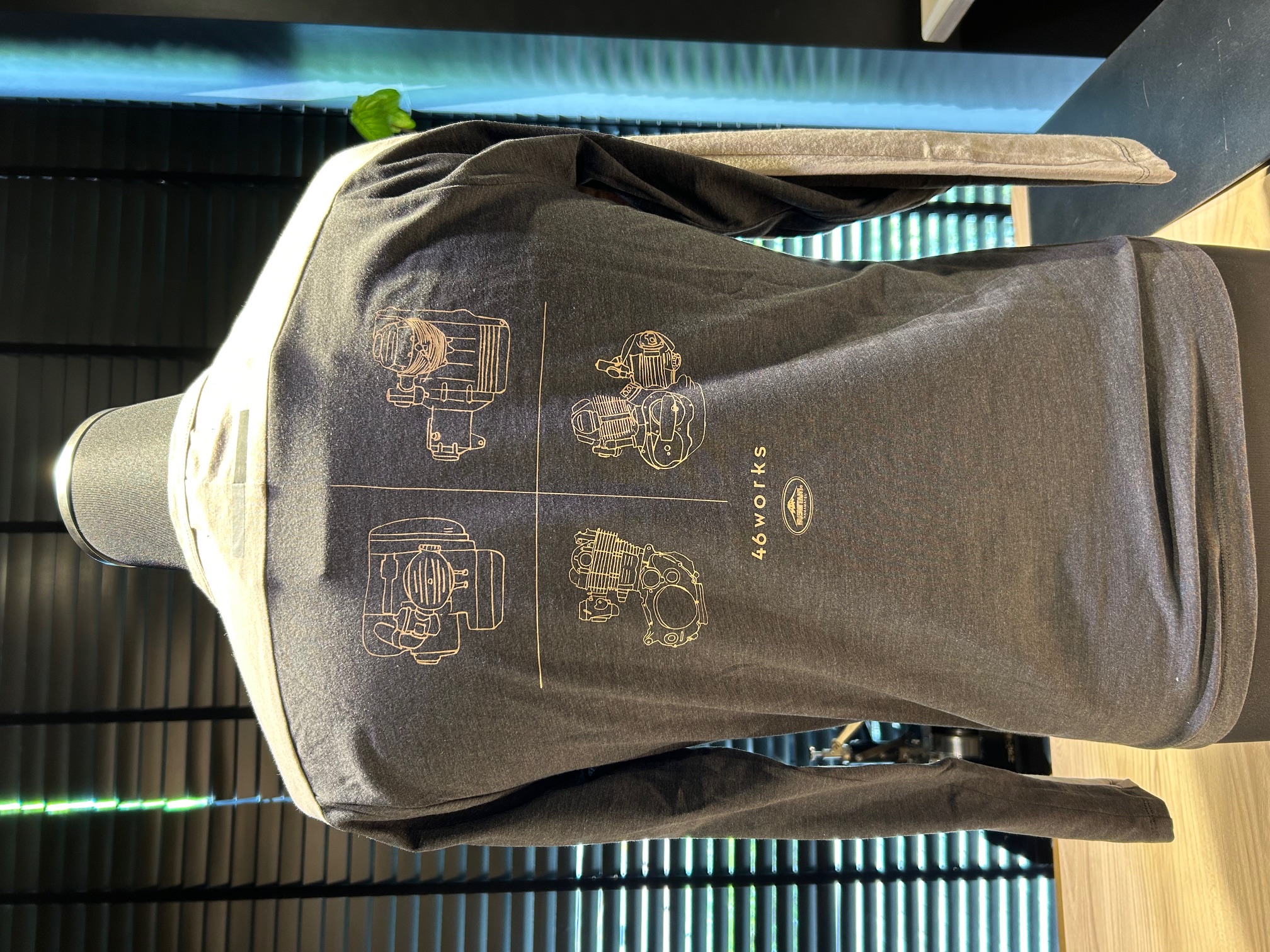 2025秋冬新作＜K-1375W＞46works ロングTシャツが入荷しました