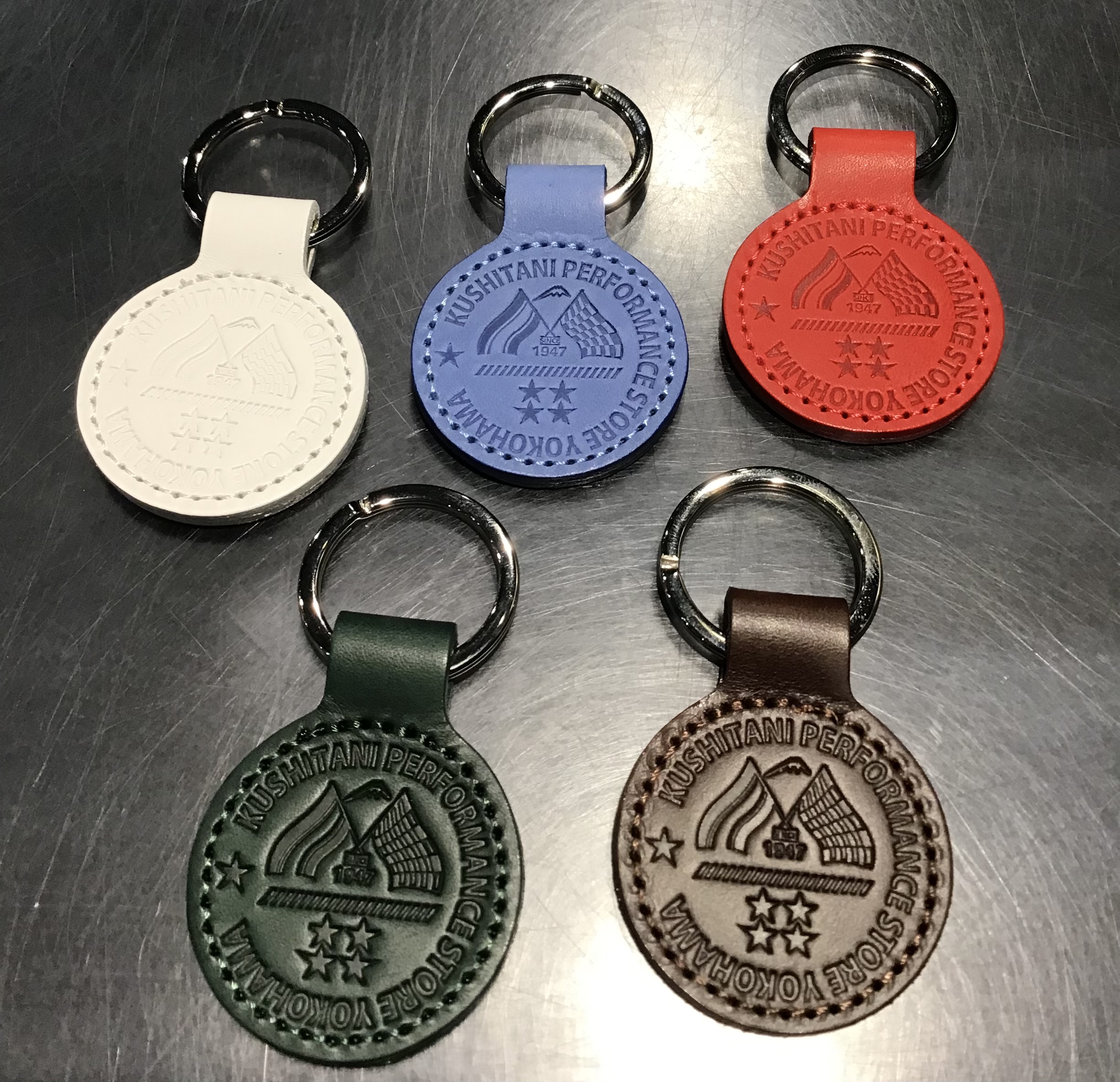 P-4457横浜店限定スラッシュキーホルダーのご紹介:KUSHITANI横浜店