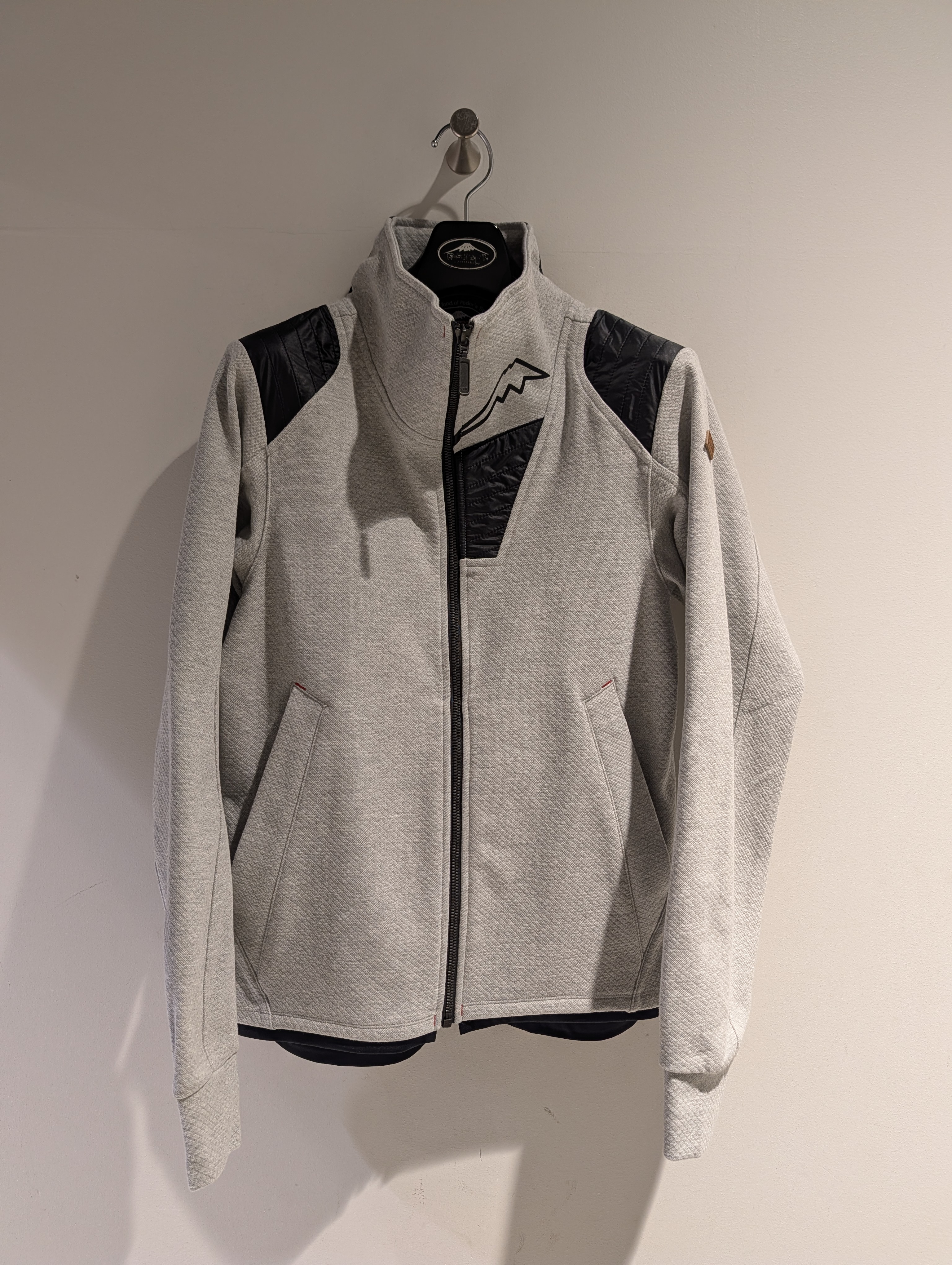 2026年新商品】＜K-1386＞アーカナトラックジャケット入荷しました