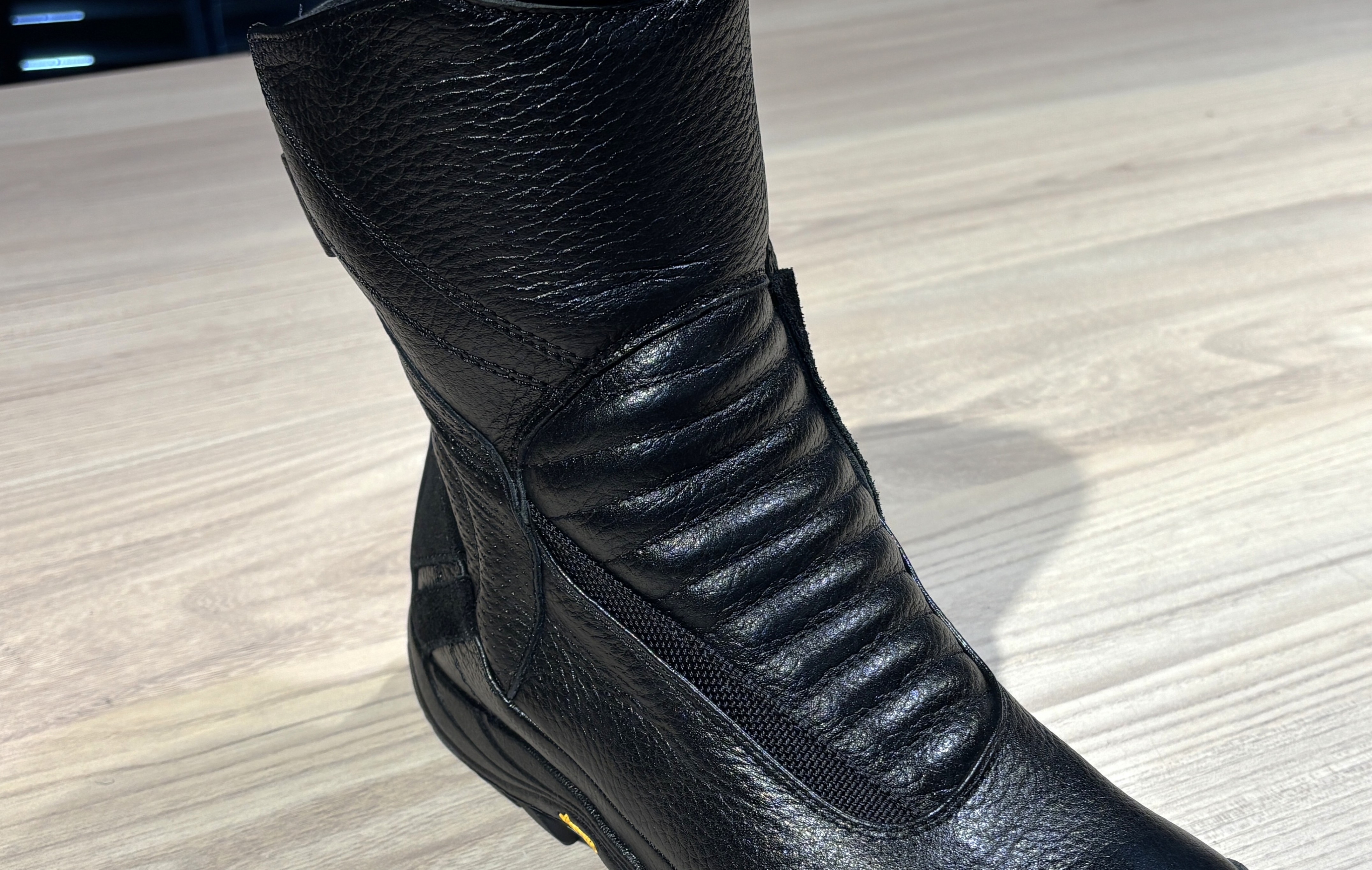 KUSHITANI K-4535 クシタニ ネオブーツ ブラック】 楽天市場】☆【KUSHITANI】K-4535 ネオブーツ NEO BOOTS ビブラム