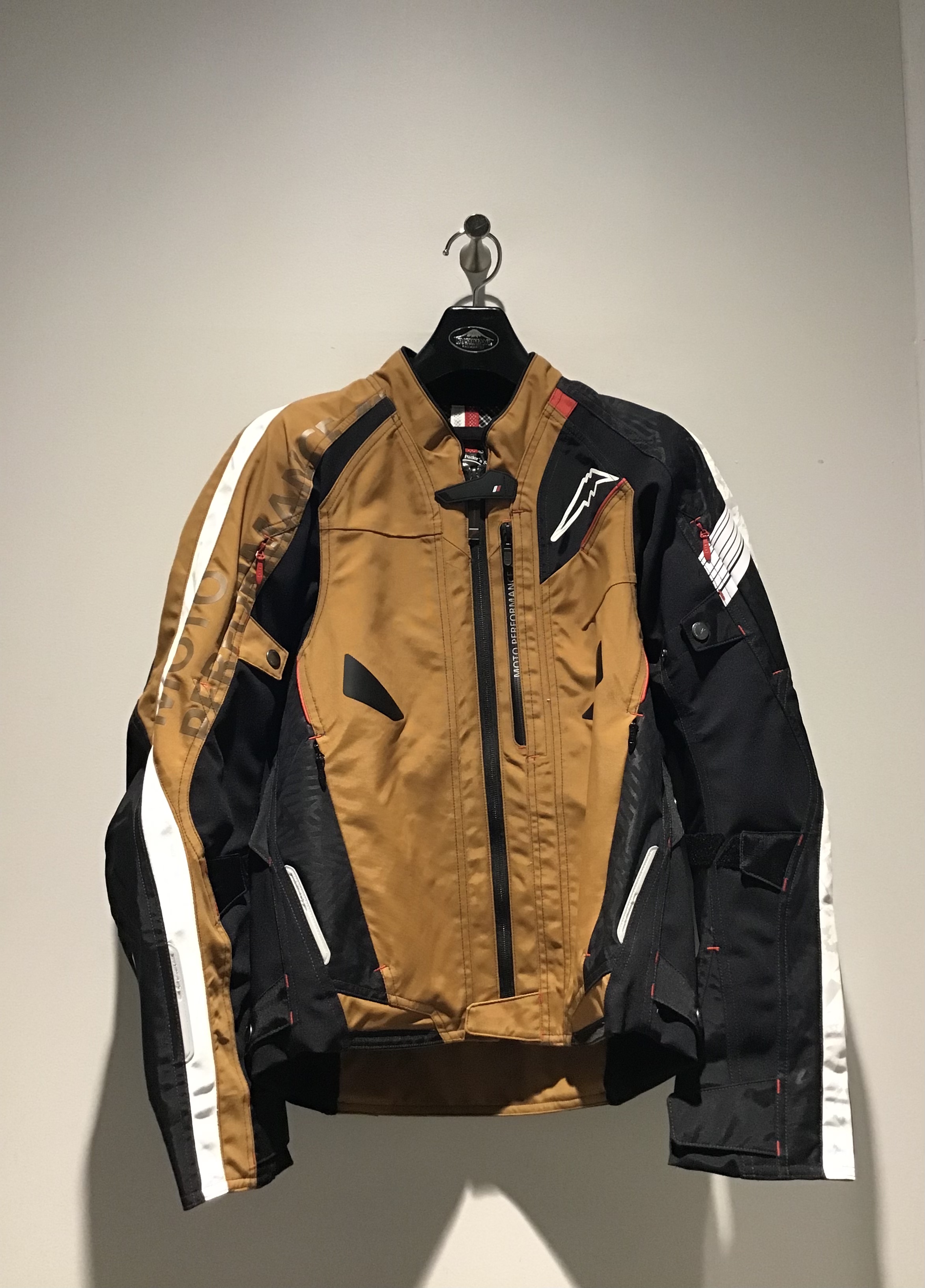 2026年新商品】＜K-2452＞コンテンドジャケットが入荷しました