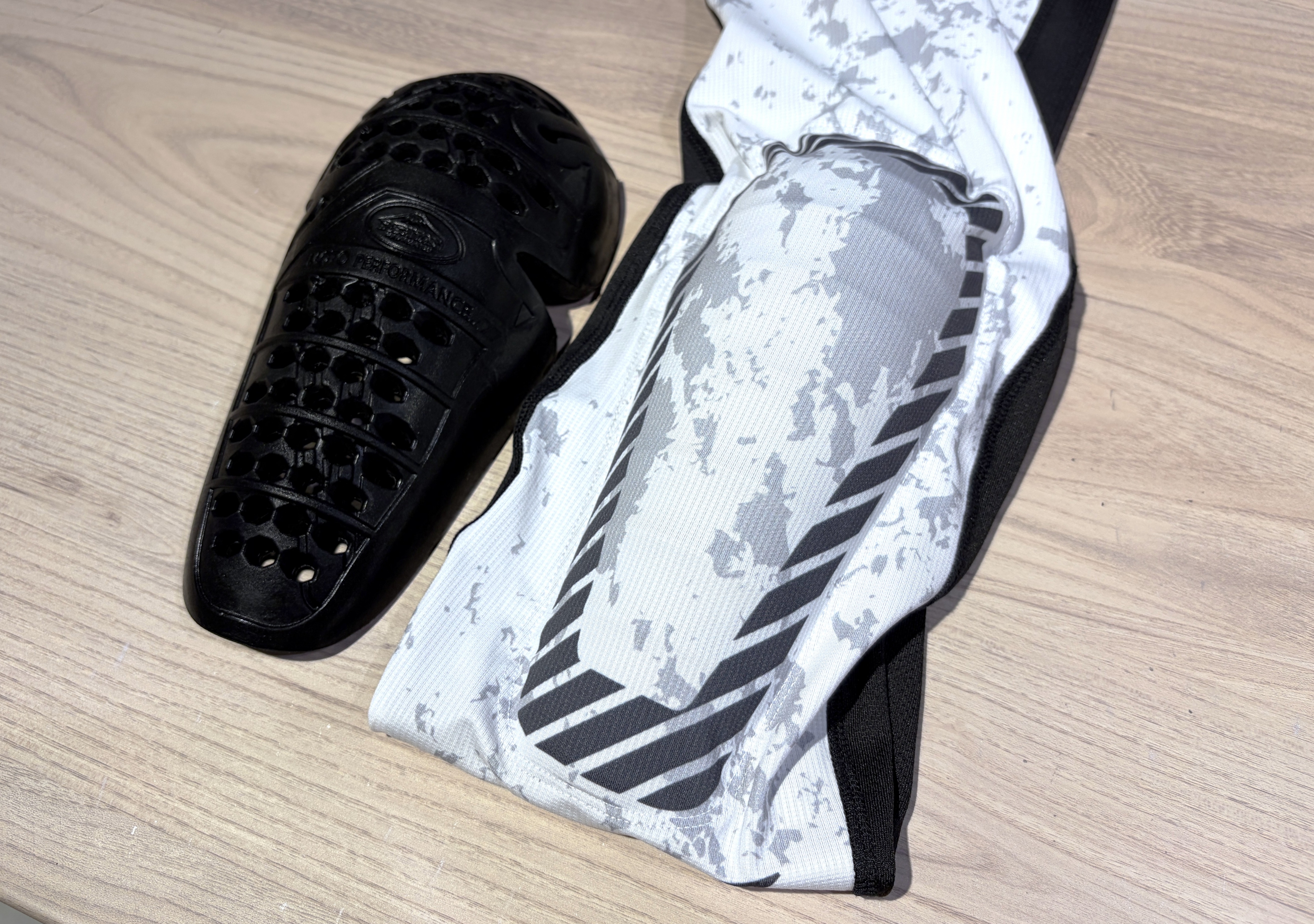 2026春夏新商品】＜K-1382＞ モーションプロテクトパンツが入荷いたし