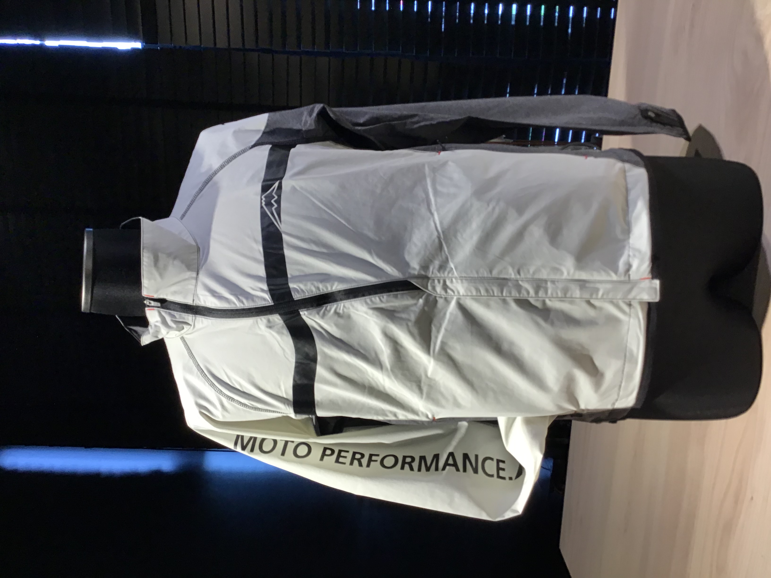 【ブルベ】AJ神奈川 ウインドブレーカー コミネ公式】JK-073 ウインドブレーカーDX | KOMINE | KOMINE Online Store