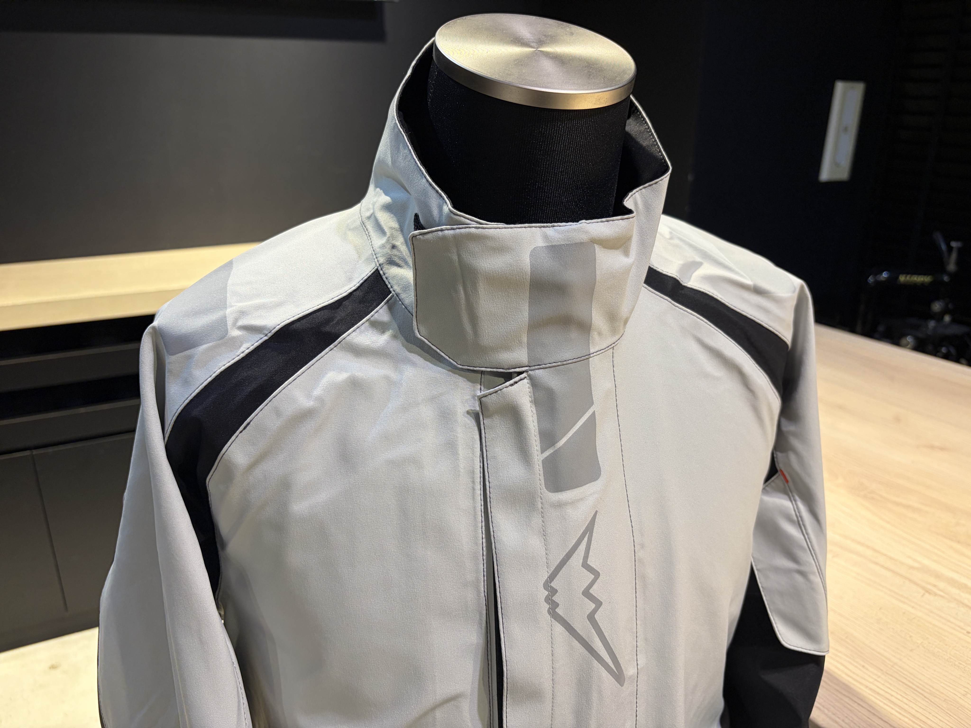ARLEN NESS パフォーマンスジャケット ホワイト/グレー 再入荷】K-3033 アドバンスレインスーツが入荷いたしました