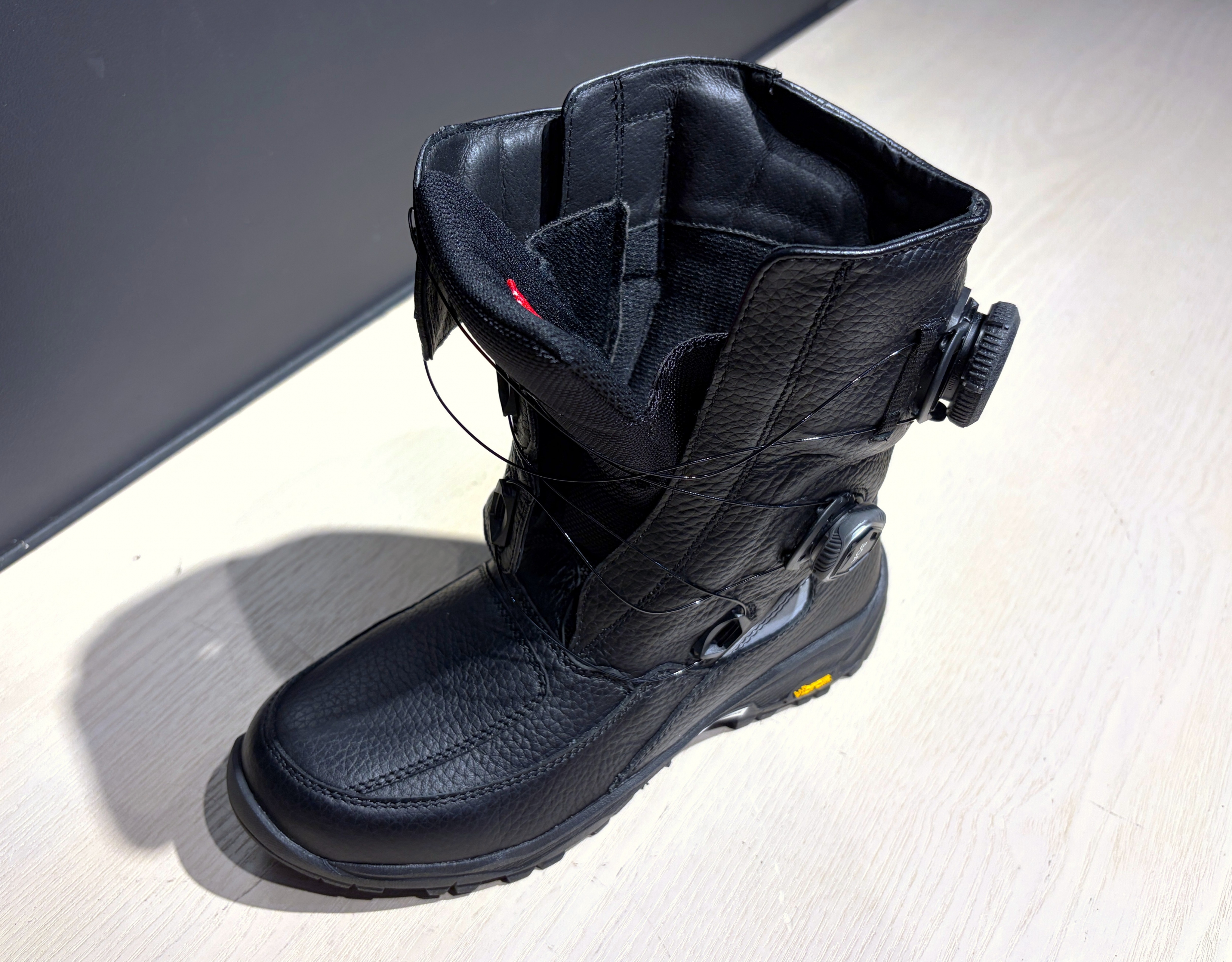 入荷情報】K-4542Z ガルドブーツ ブラックのサイズが揃いました