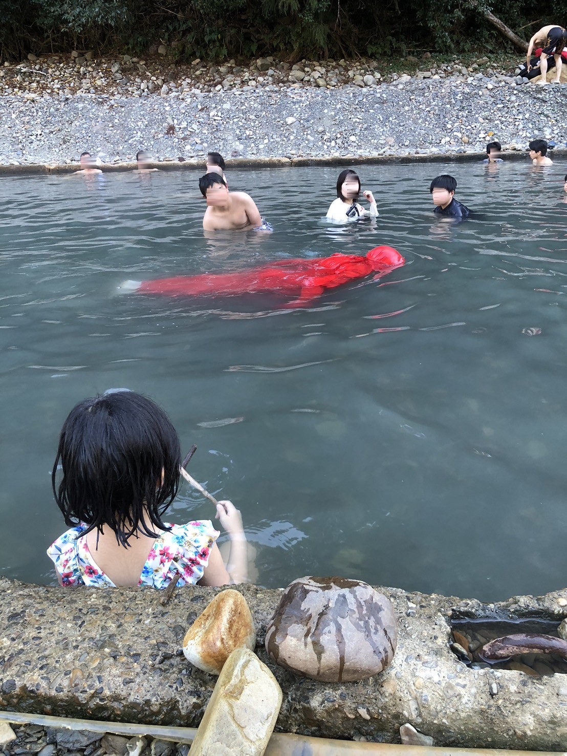世界最大？ 足元湧出露天風呂 | 石田ゆうすけのエッセイ蔵
