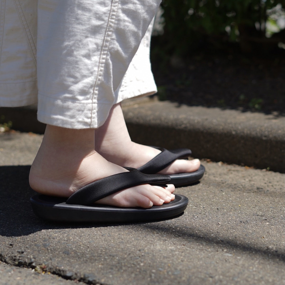 夏の足元にはJOJOの鼻緒サンダルを。 | 1989 blog