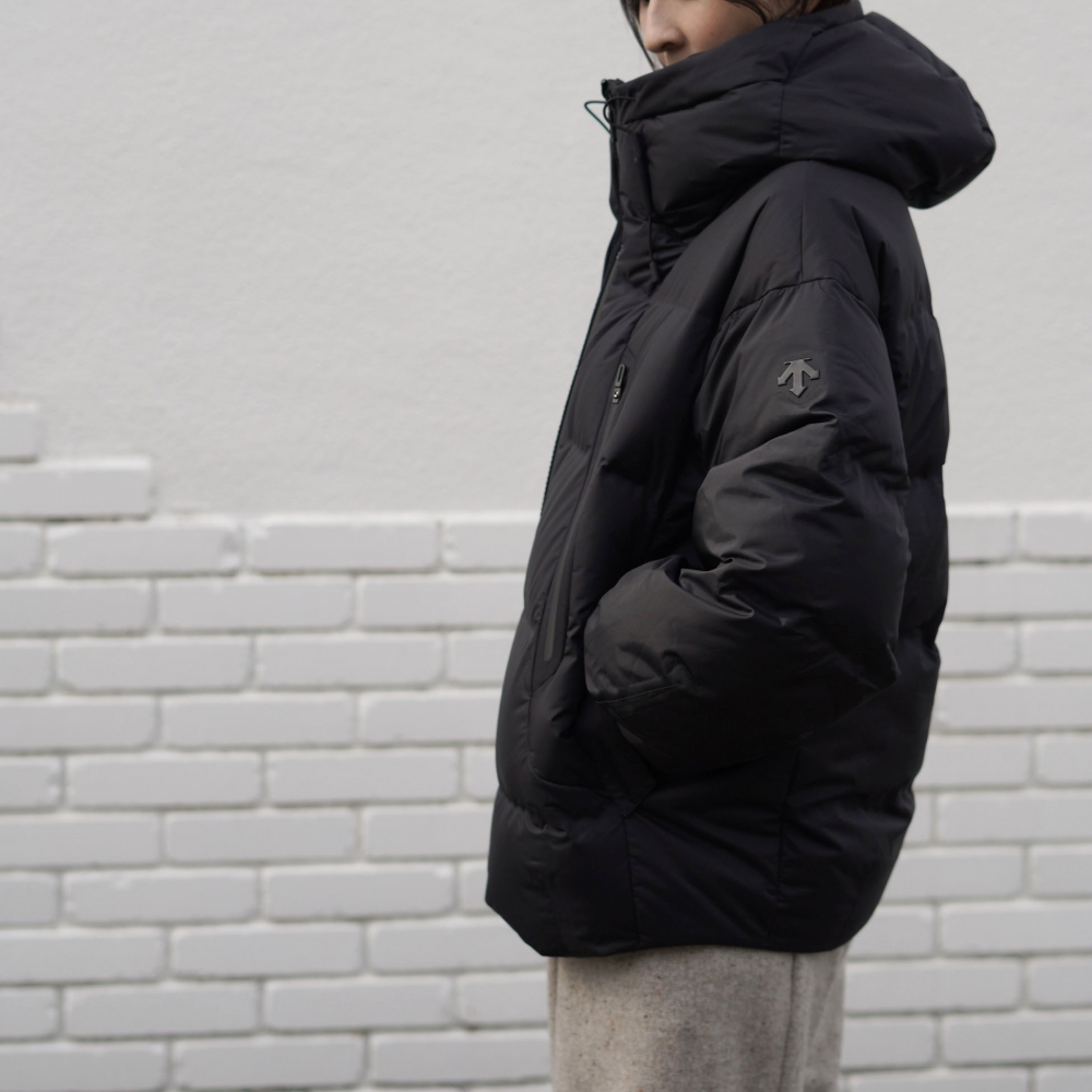 ☆極美品☆マウンテニア ハーフコート Lサイズ ブラック デサント