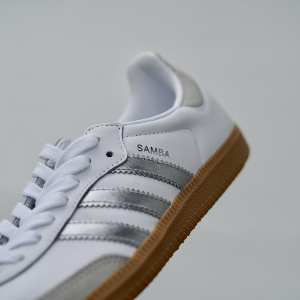  SAMBA メタリックシルバー スニーカー 夏は、シルバーのSAMBAを。 | 1989 blog