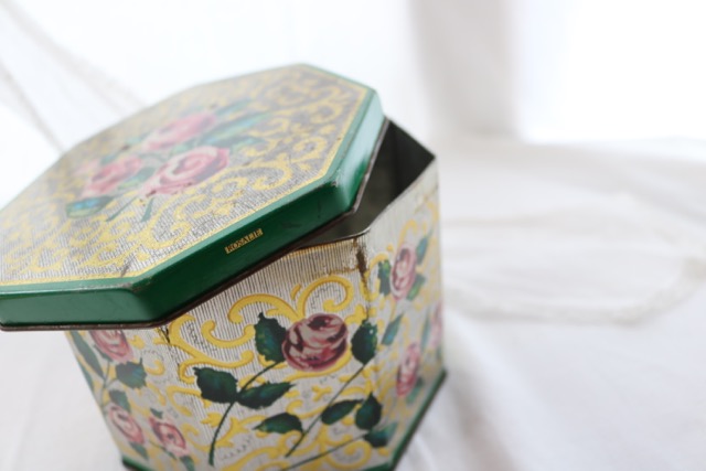 イギリス】＜Huntley & Palmers Ltd.＞薔薇（ローズ）tin缶 【公式通販】