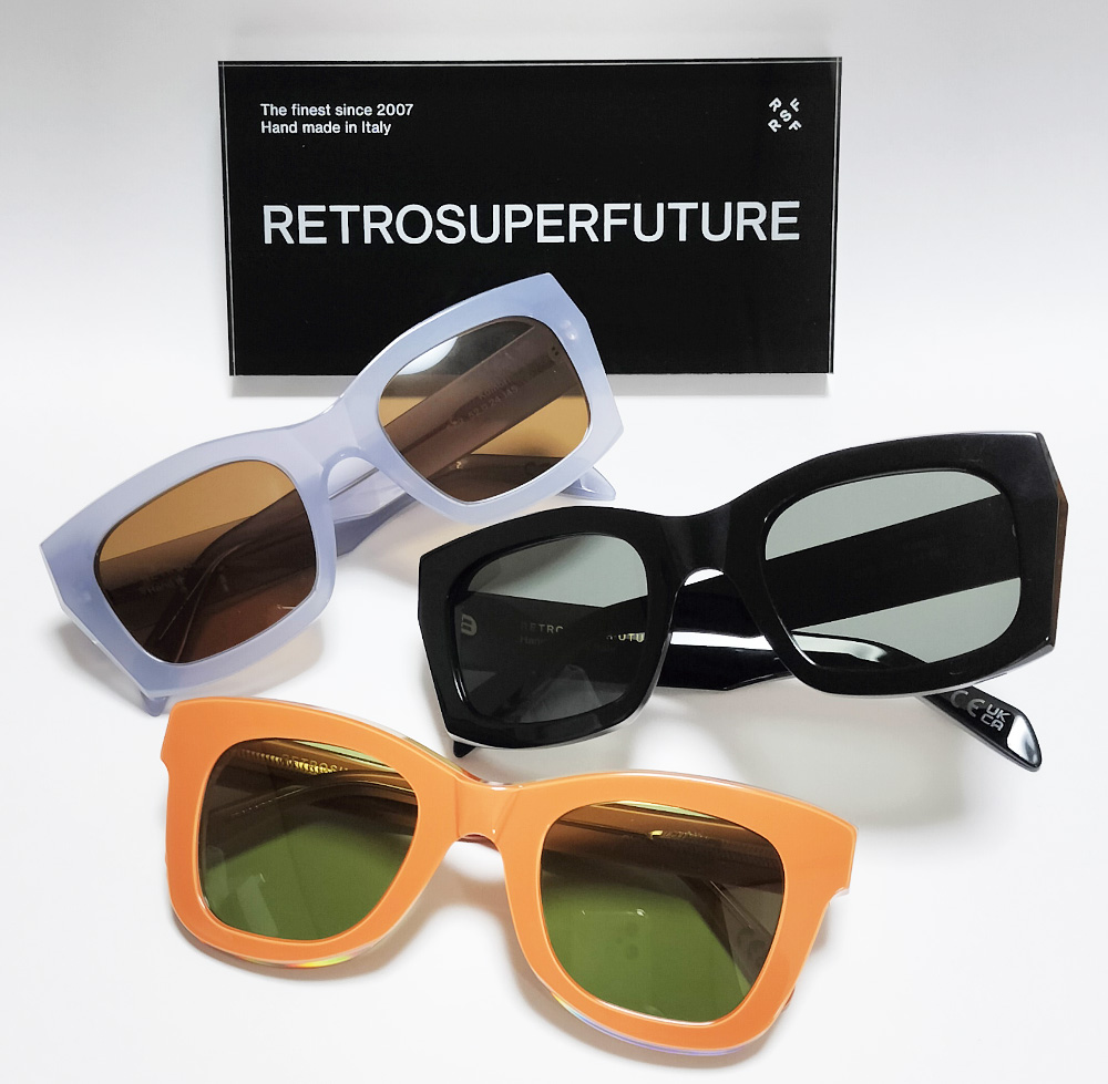 夏コーデにおしゃれなサングラス「RETROSUPERFUTURE レトロ 夏コーデにおしゃれなサングラス「RETROSUPERFUTURE レトロ