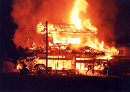 ゴミ屋敷が火事になる原因は 生死を伴うリスクと実例や対策方法を紹介 粗大ゴミ回収隊