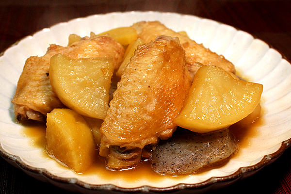 手羽先と大根の煮物