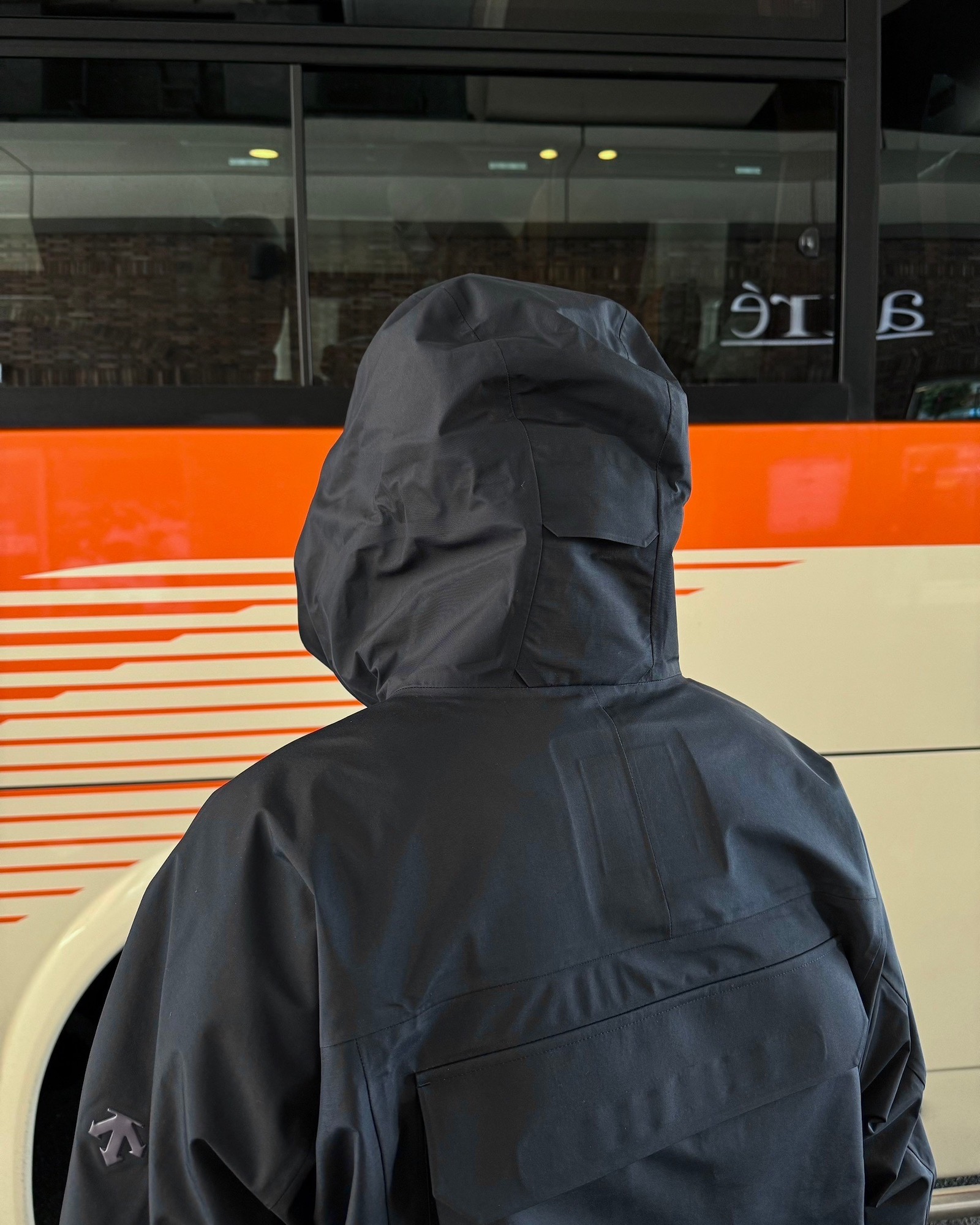 ジャケット・アウター STABRIDGE DESCENTE  WORLD TOUR JACKET l オンライン抽選を開始しました！ | the Apartment