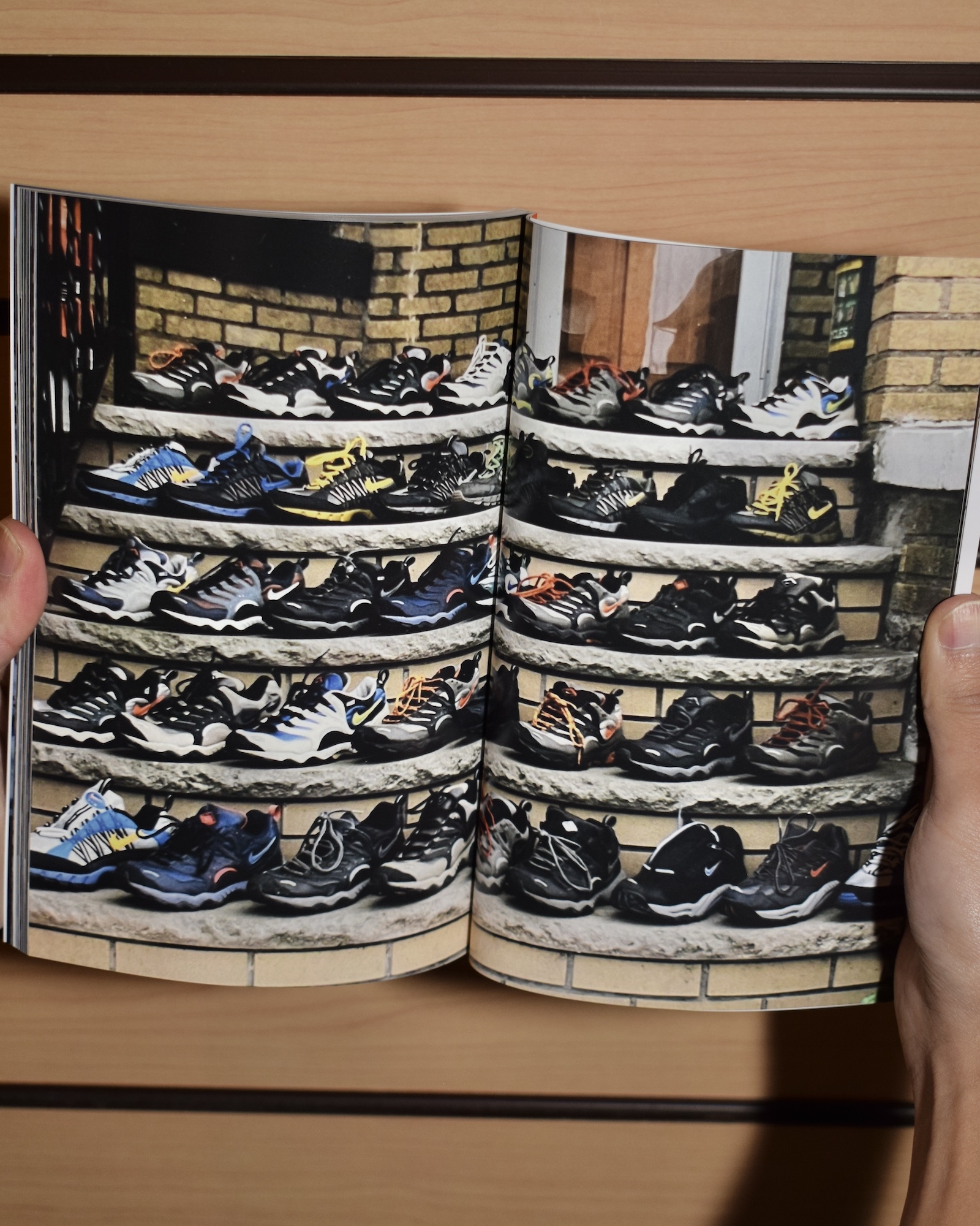 完売品 \"Sneaker Champs\" Living Proof LIVING PROOF MAGAZINE