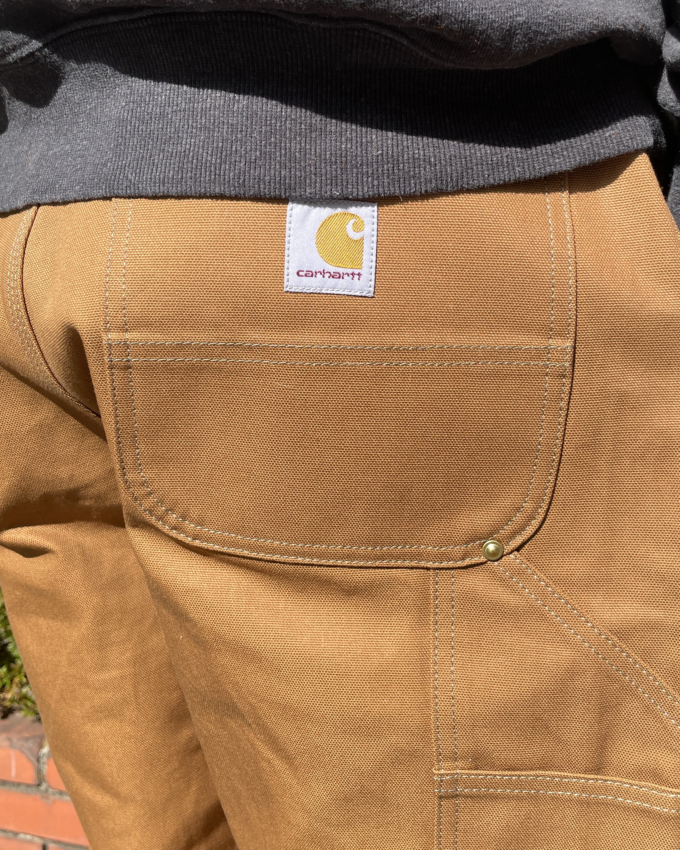 CARHARTT BROWN / BLACK | the Apartment
