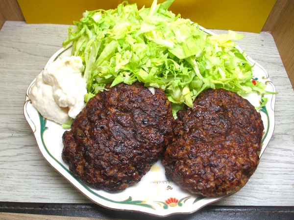 春キャベツと肉のハナマサ　お肉屋さんのハンバーグ♪